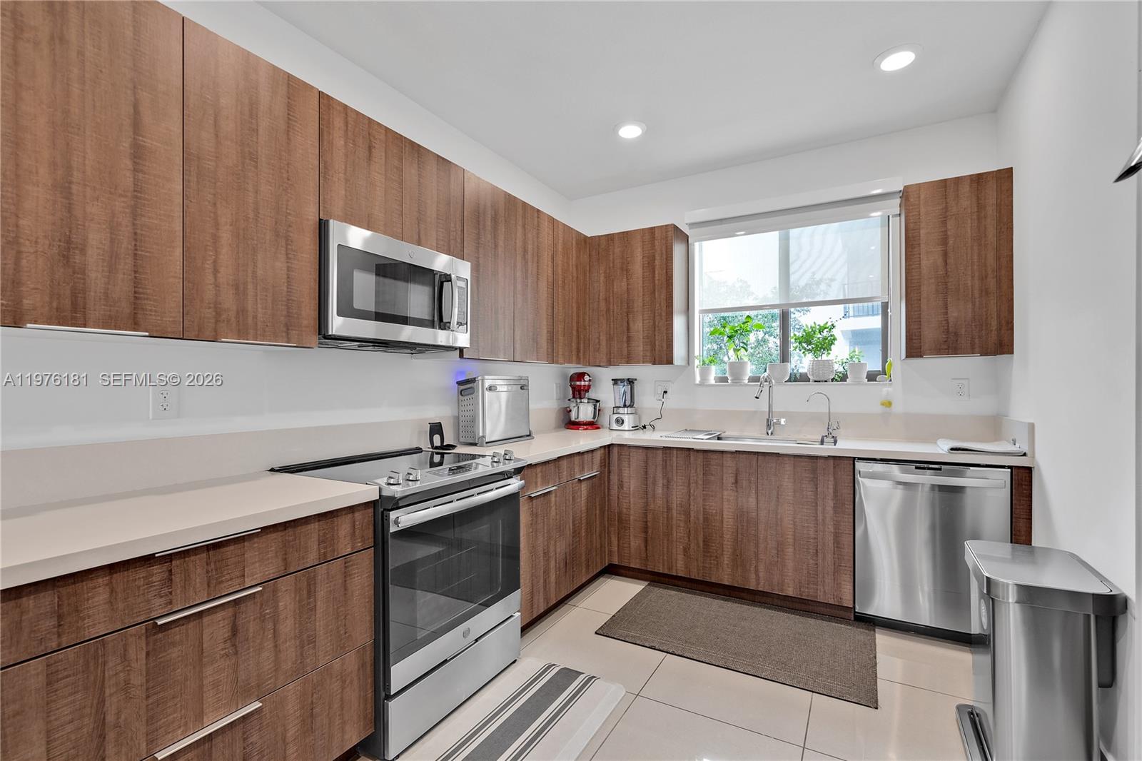 4703 NW 84th Ct Doral, FL 33166