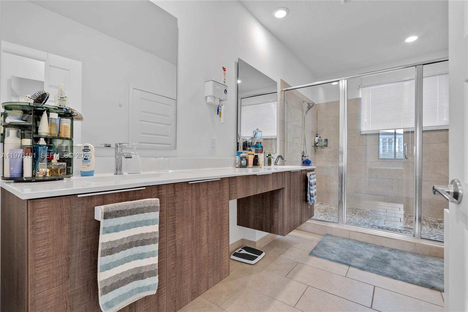 4703 NW 84th Ct Doral, FL 33166