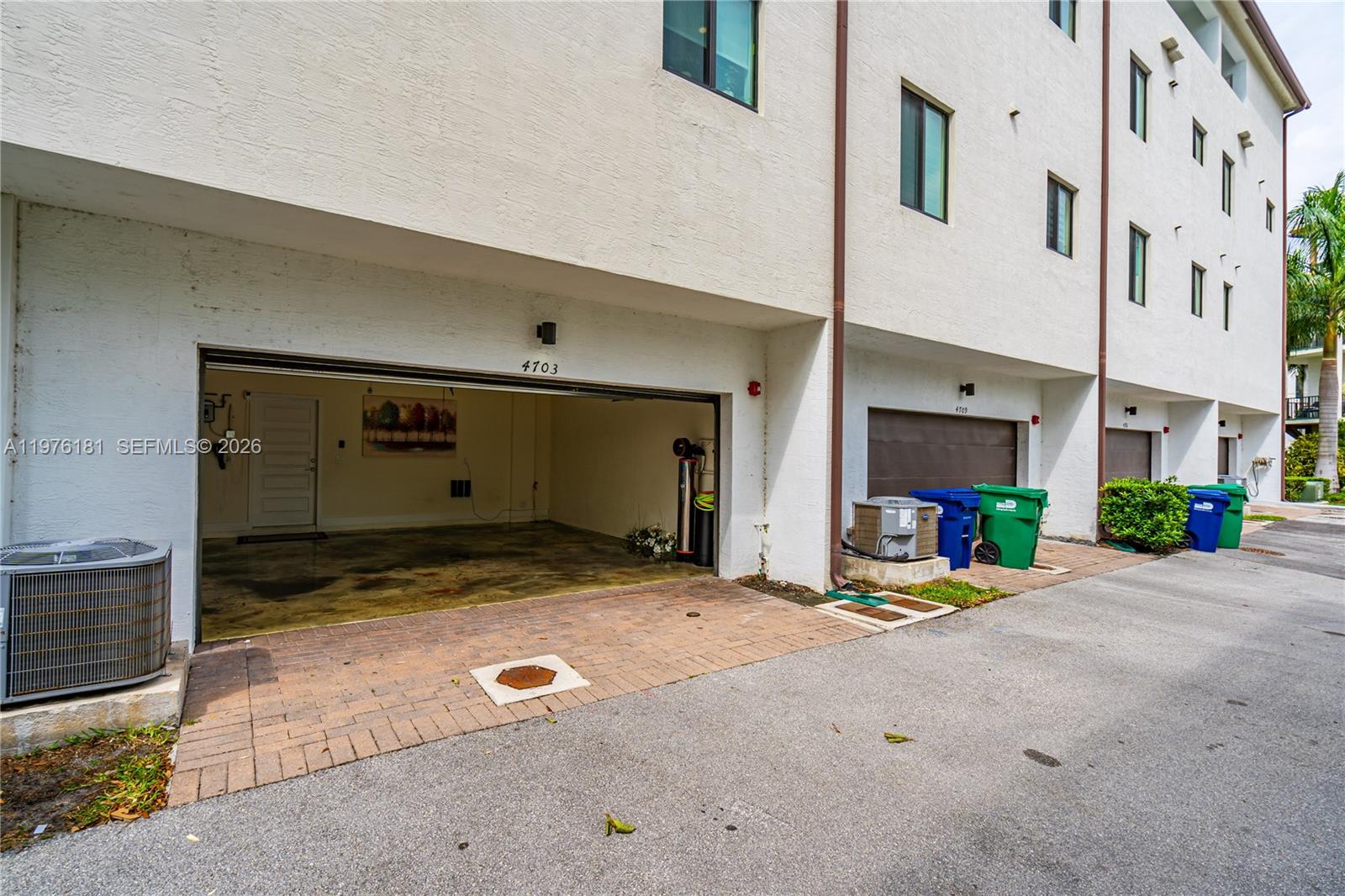 4703 NW 84th Ct Doral, FL 33166