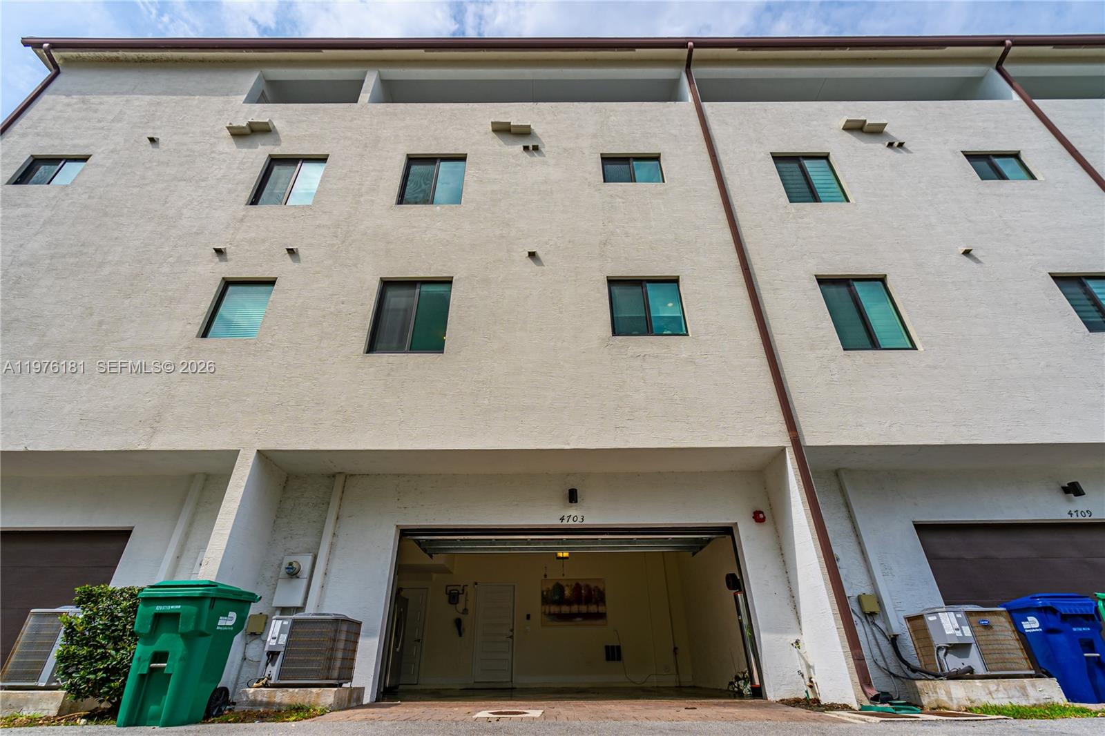 4703 NW 84th Ct Doral, FL 33166