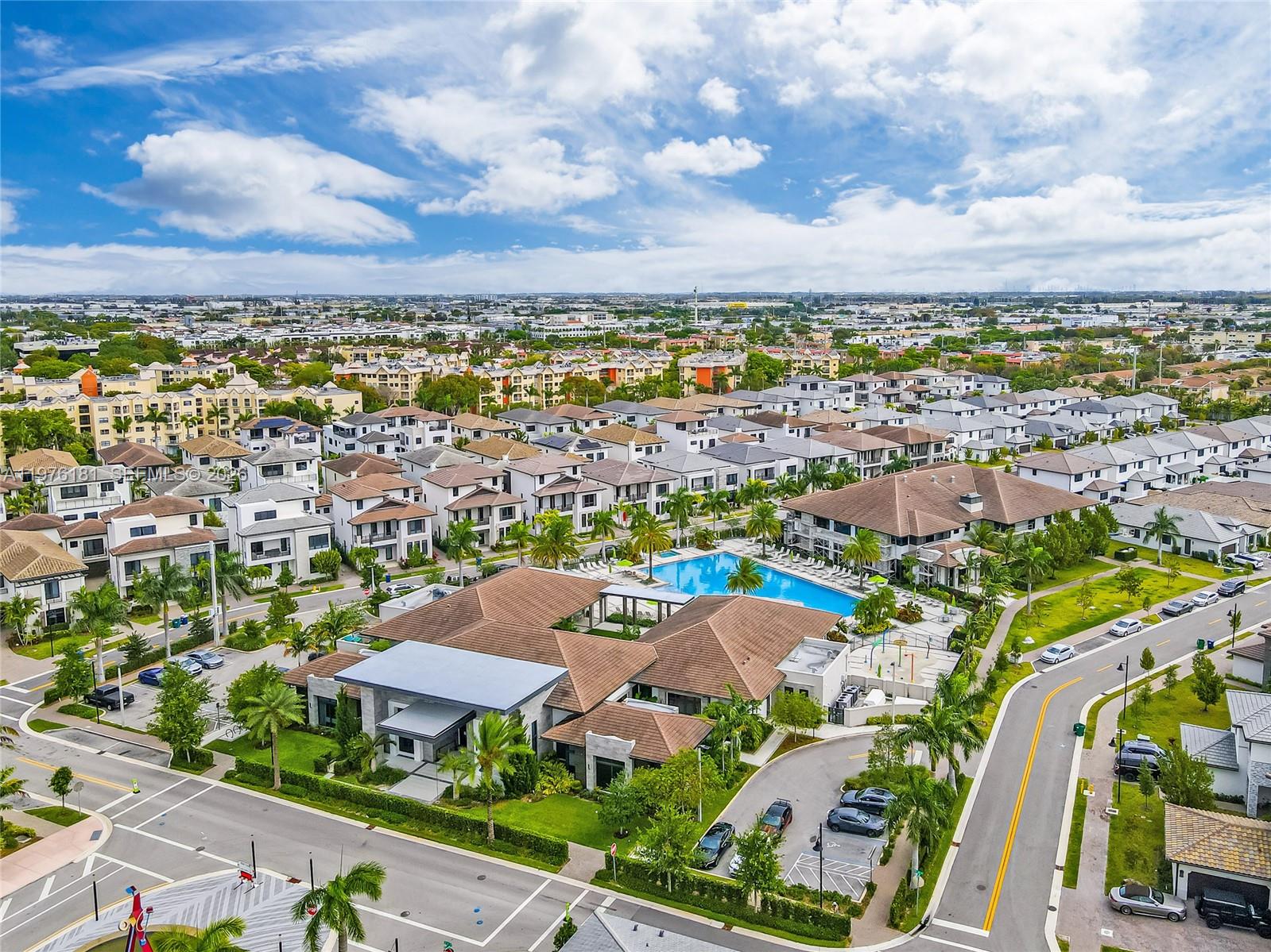 4703 NW 84th Ct Doral, FL 33166