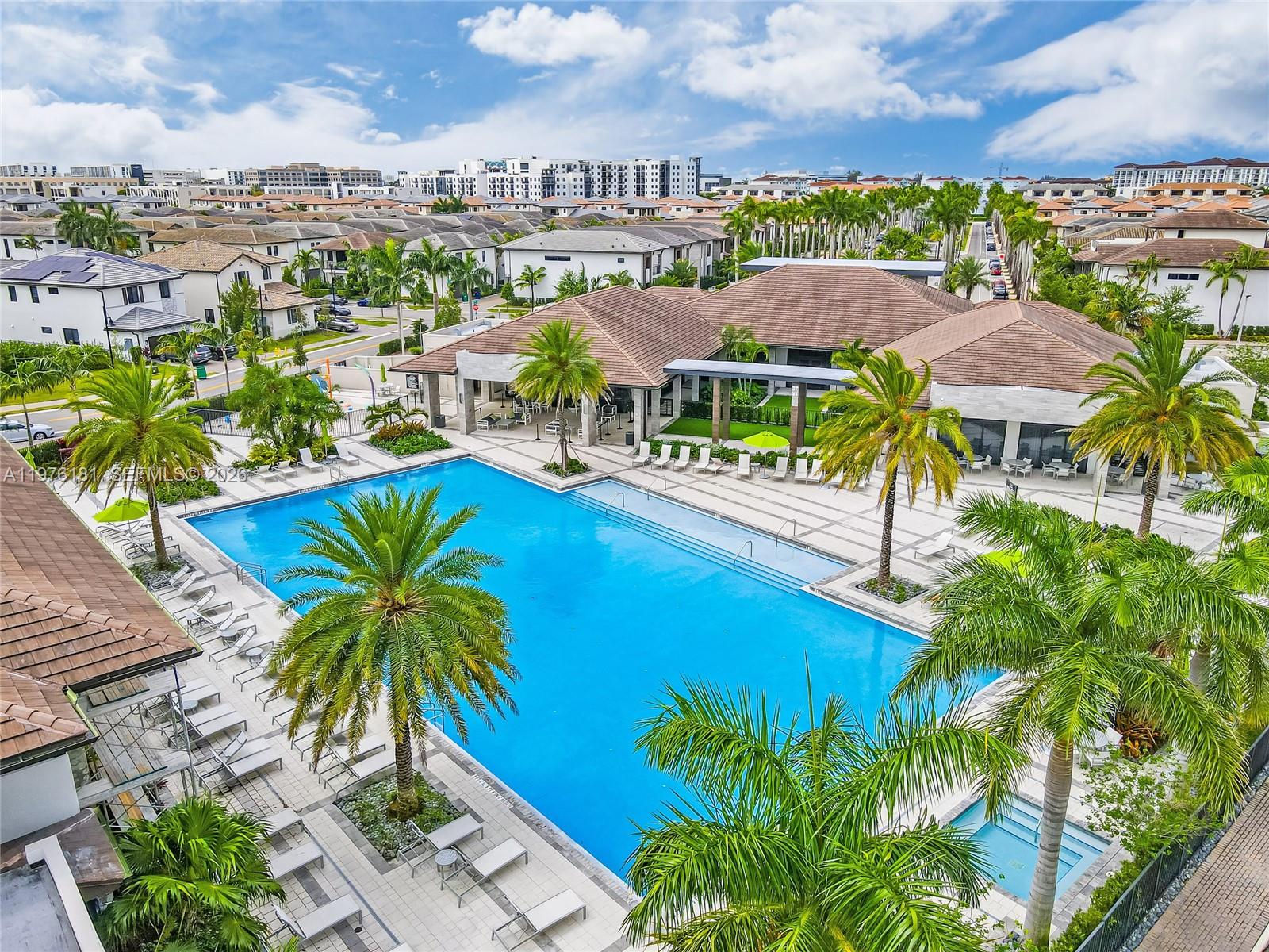 4703 NW 84th Ct Doral, FL 33166