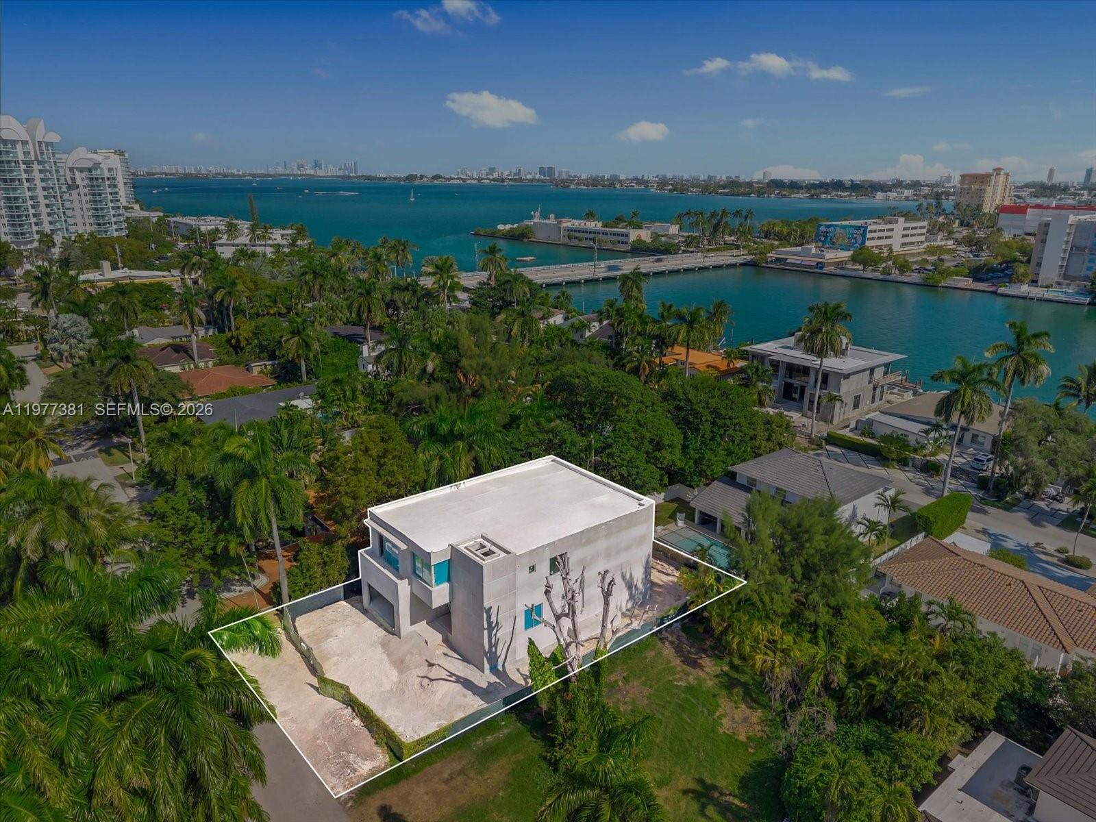 7701 Coquina Dr North Bay Village, FL 33141