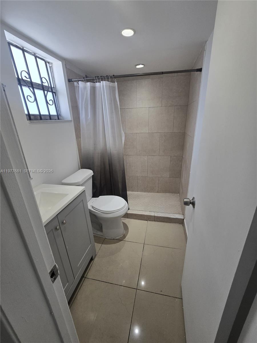 13725 NE 6th Ave #203 North Miami, FL 33161