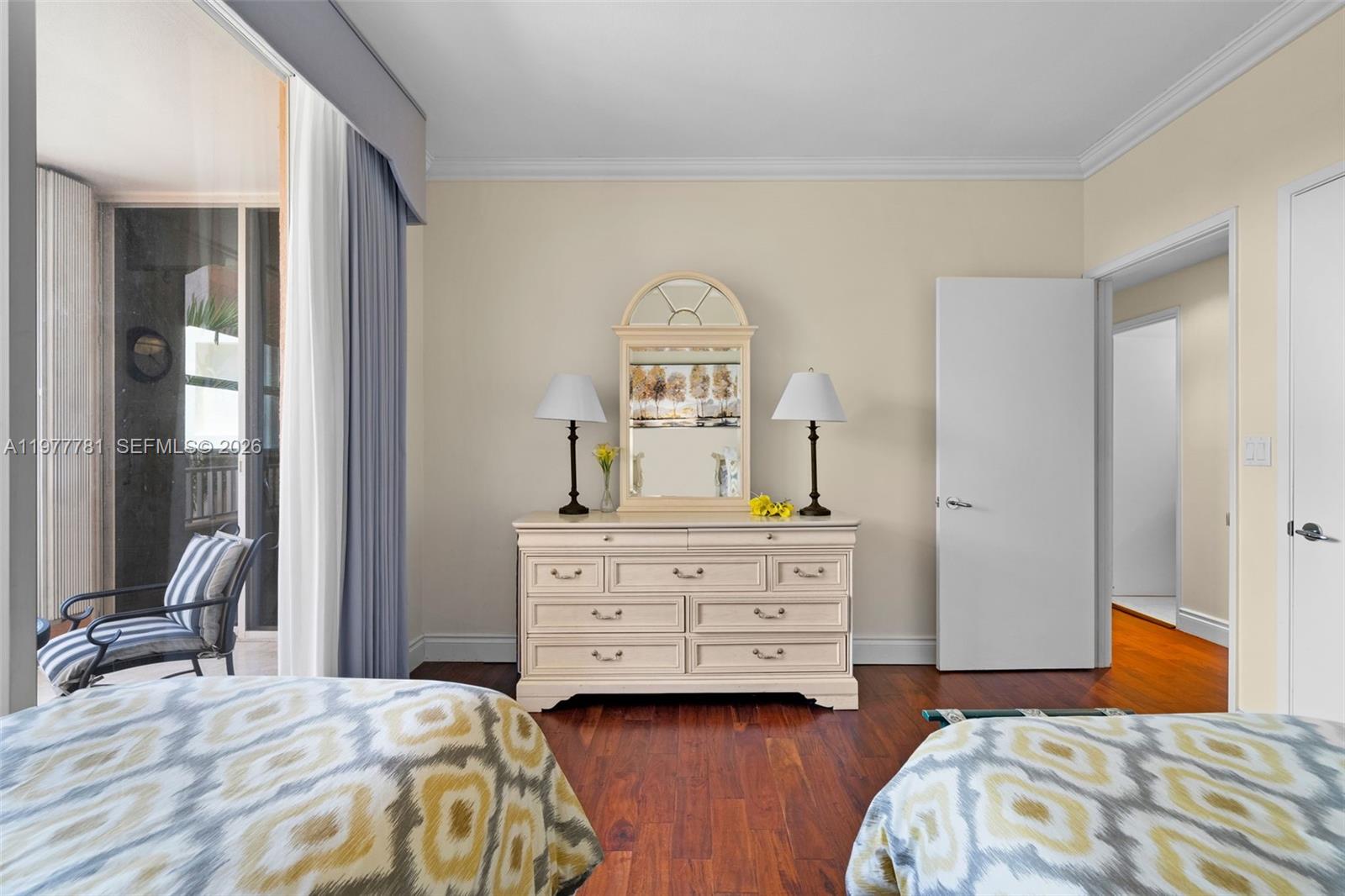 733 Crandon Blvd #405 Key Biscayne, FL 33149