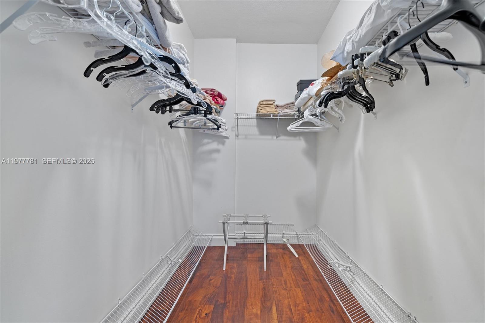 733 Crandon Blvd #405 Key Biscayne, FL 33149