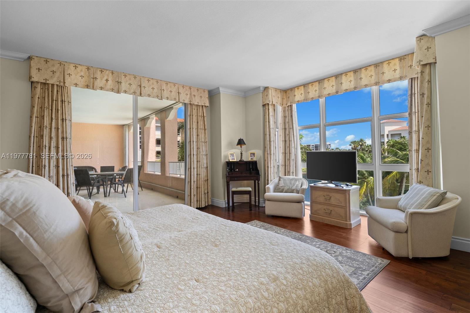 733 Crandon Blvd #405 Key Biscayne, FL 33149