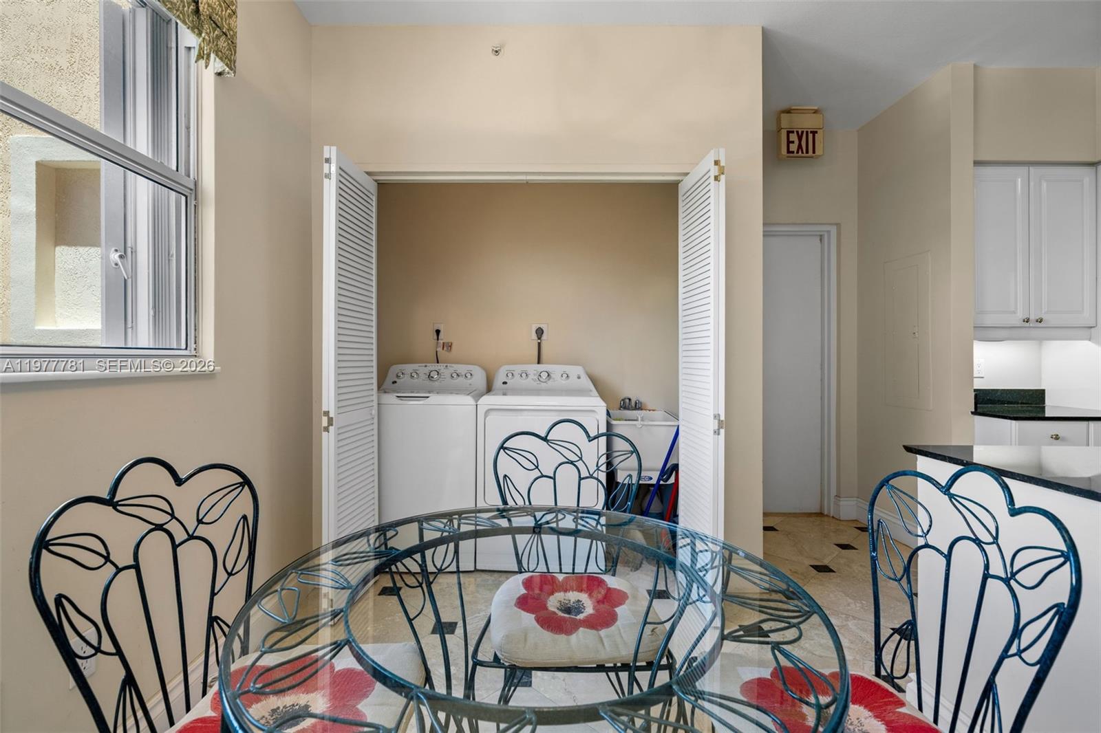 733 Crandon Blvd #405 Key Biscayne, FL 33149