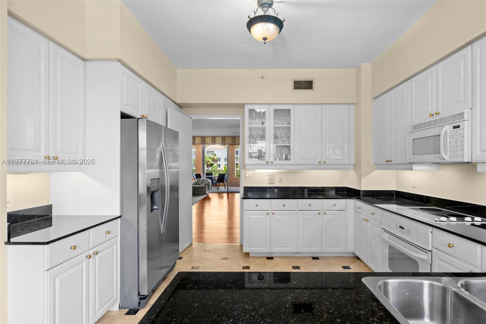 733 Crandon Blvd #405 Key Biscayne, FL 33149