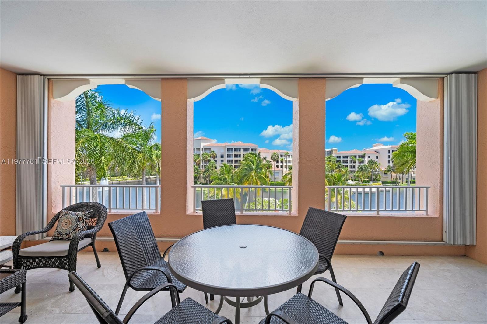733 Crandon Blvd #405 Key Biscayne, FL 33149