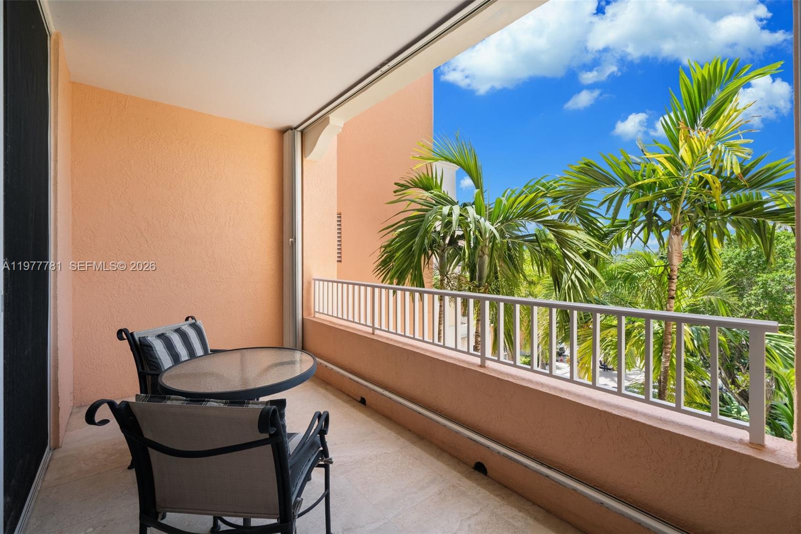 733 Crandon Blvd #405 Key Biscayne, FL 33149