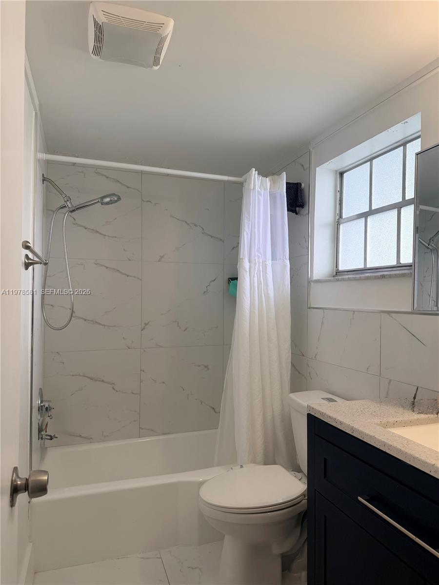 1101 Hillcrest Ct #206 Hollywood, FL 33021