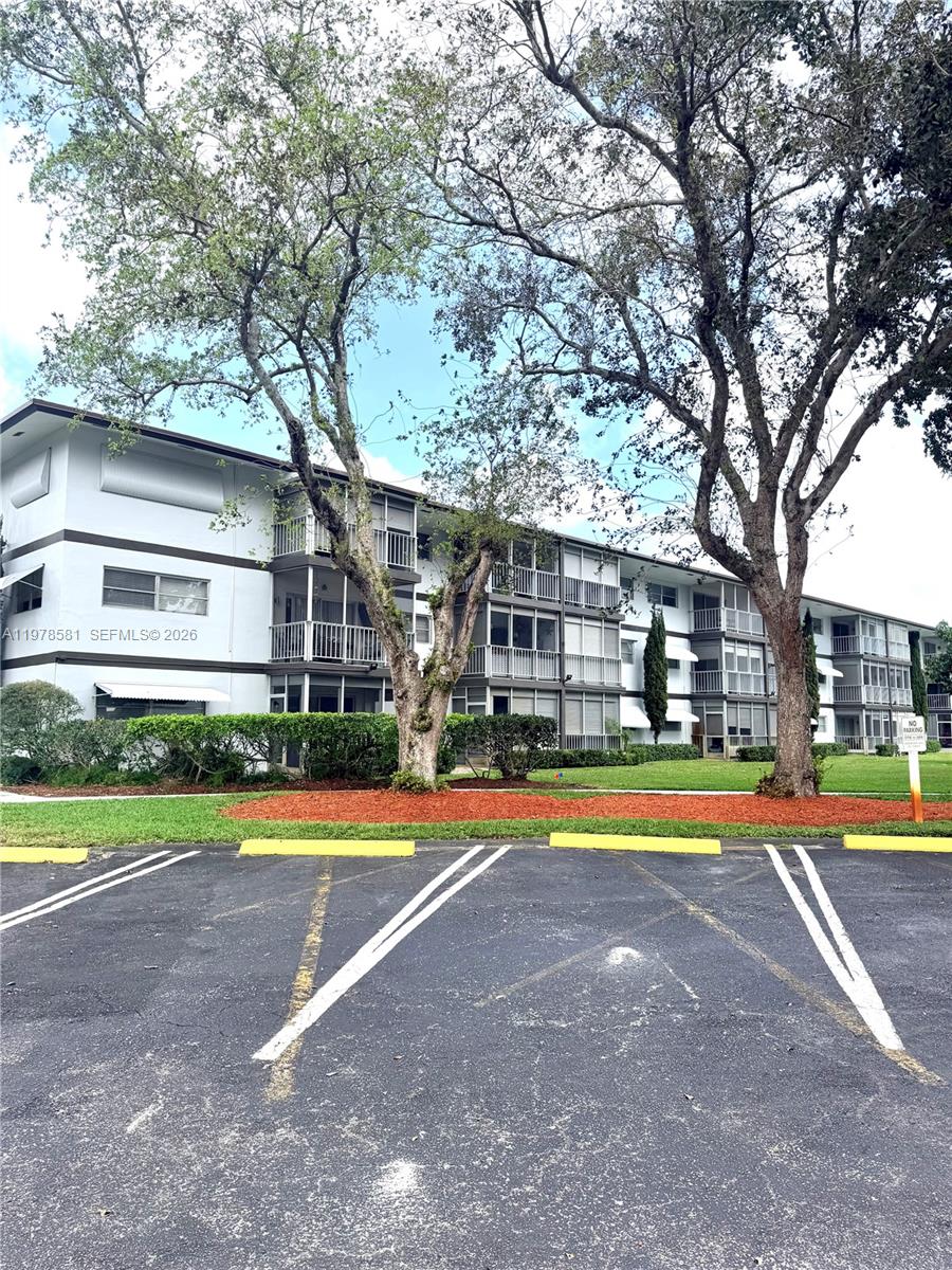 1101 Hillcrest Ct #206 Hollywood, FL 33021