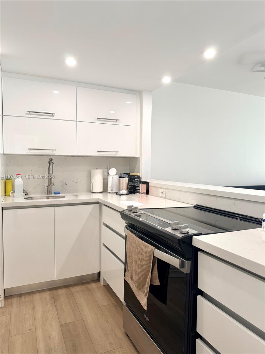 1101 Hillcrest Ct #206 Hollywood, FL 33021