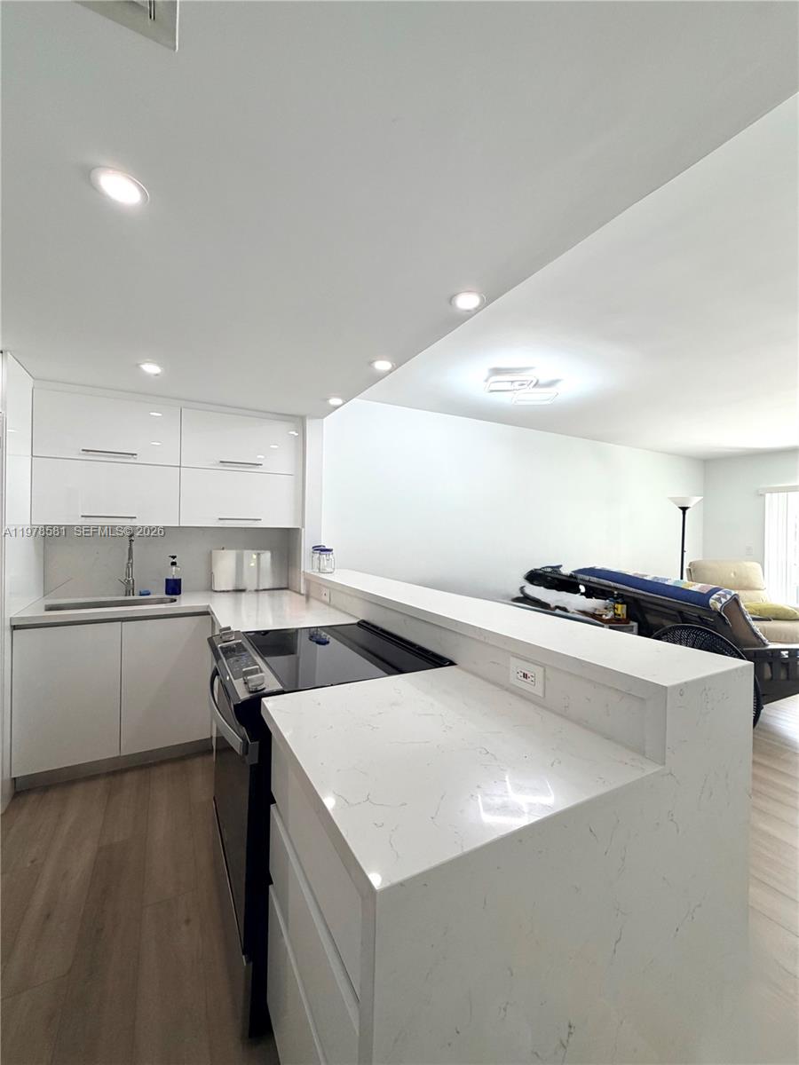 1101 Hillcrest Ct #206 Hollywood, FL 33021