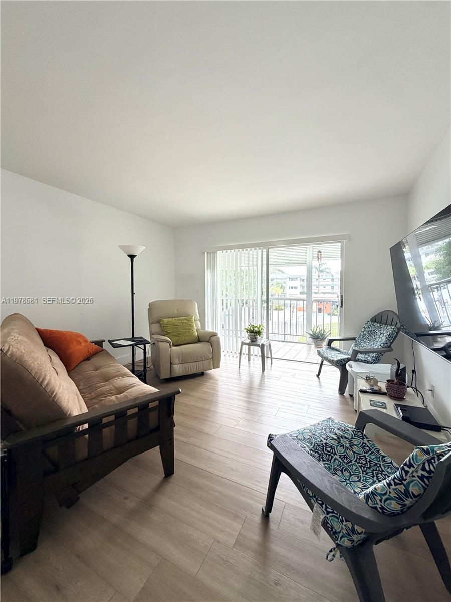 1101 Hillcrest Ct #206 Hollywood, FL 33021