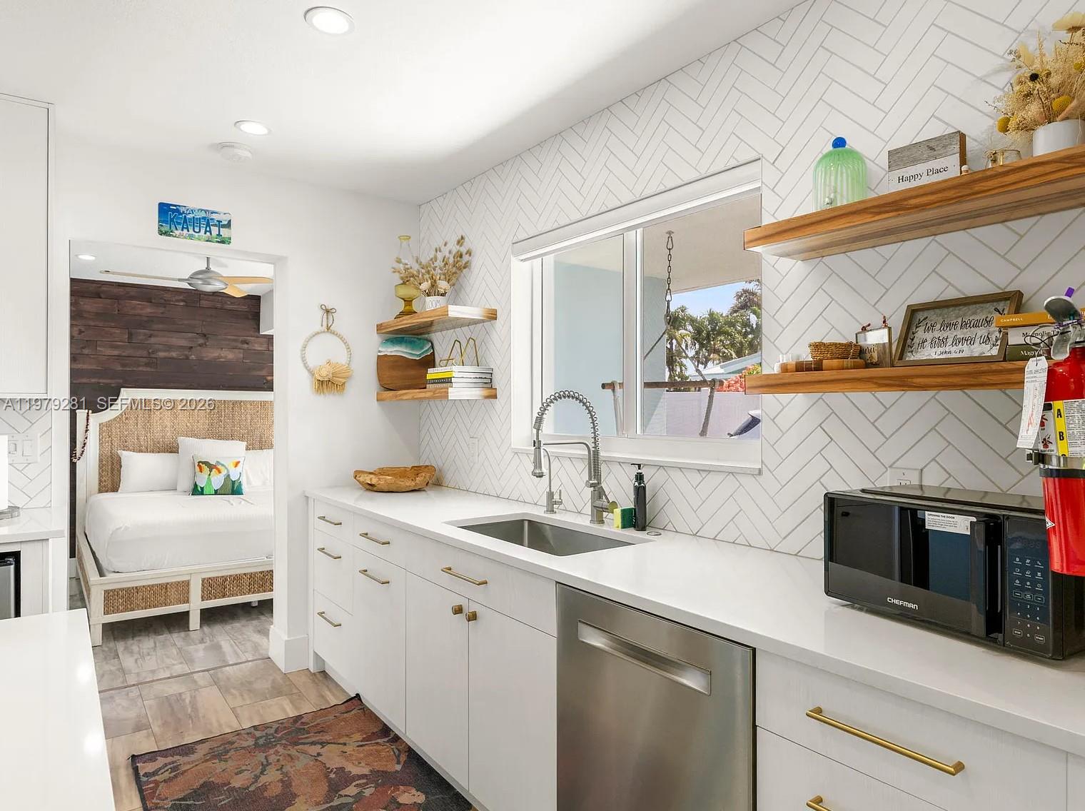 2211 NE 35th Ct Lighthouse Point, FL 33064