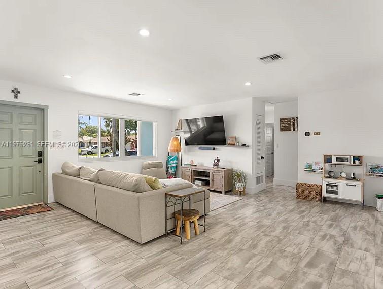 2211 NE 35th Ct Lighthouse Point, FL 33064