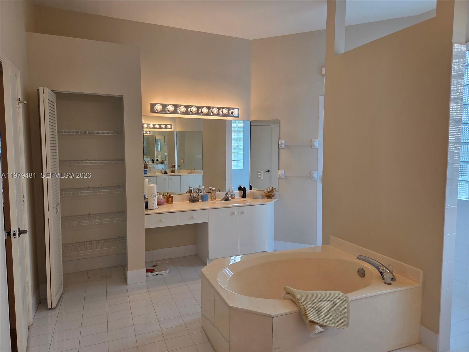 17594 SW 12th St Pembroke Pines, FL 33029