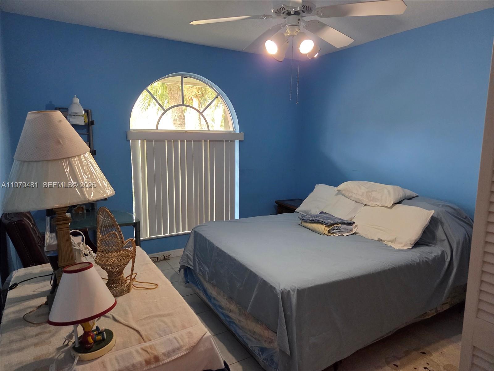 17594 SW 12th St Pembroke Pines, FL 33029