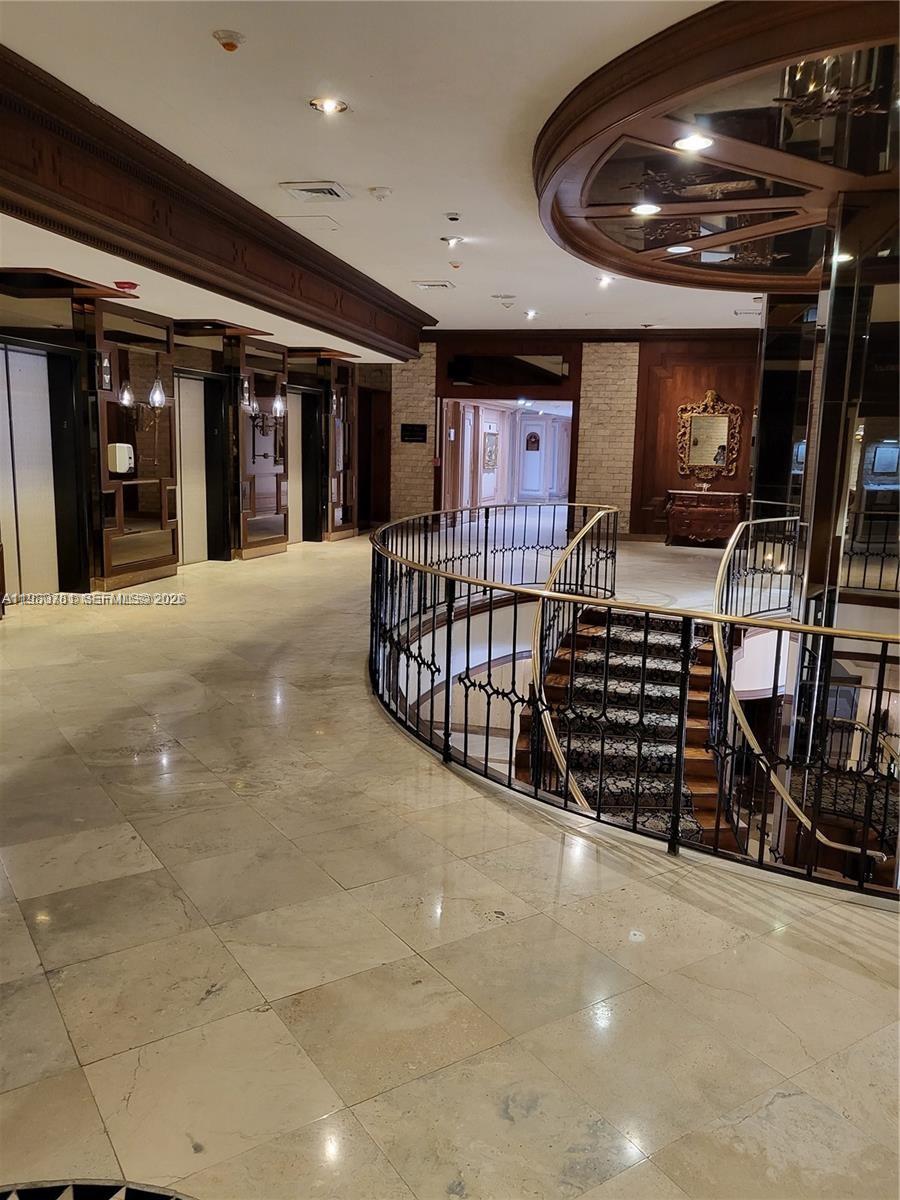 6039 Collins Ave #1223 Miami Beach, FL 33140