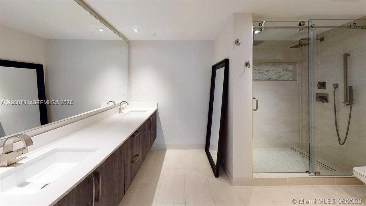 6039 Collins Ave #1223 Miami Beach, FL 33140