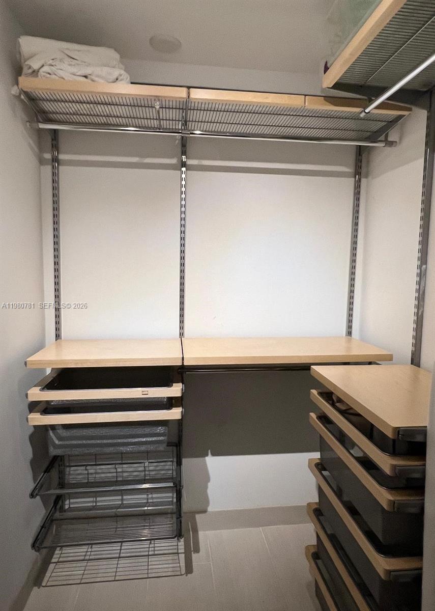 6039 Collins Ave #1223 Miami Beach, FL 33140