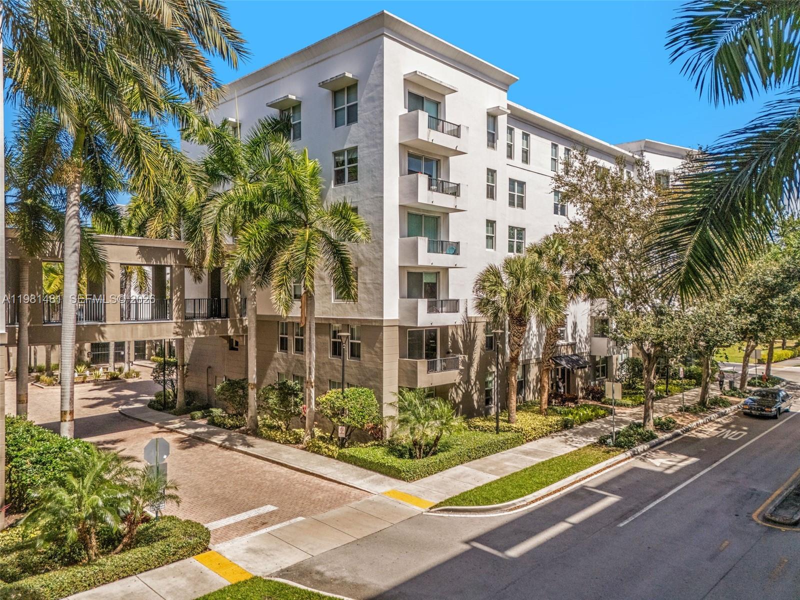 2421 NE 65th St #403 Fort Lauderdale, FL 33308