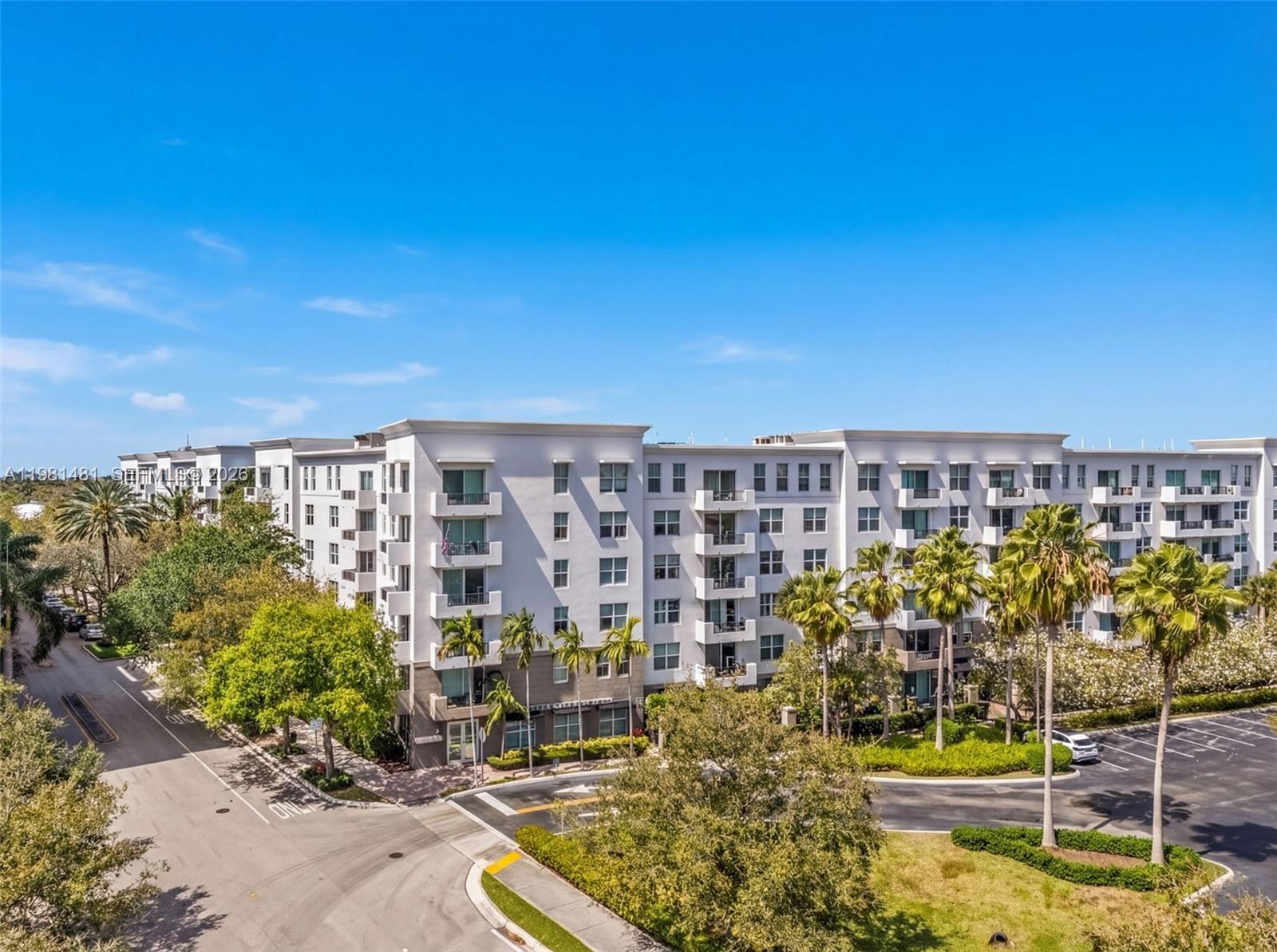 2421 NE 65th St #403 Fort Lauderdale, FL 33308