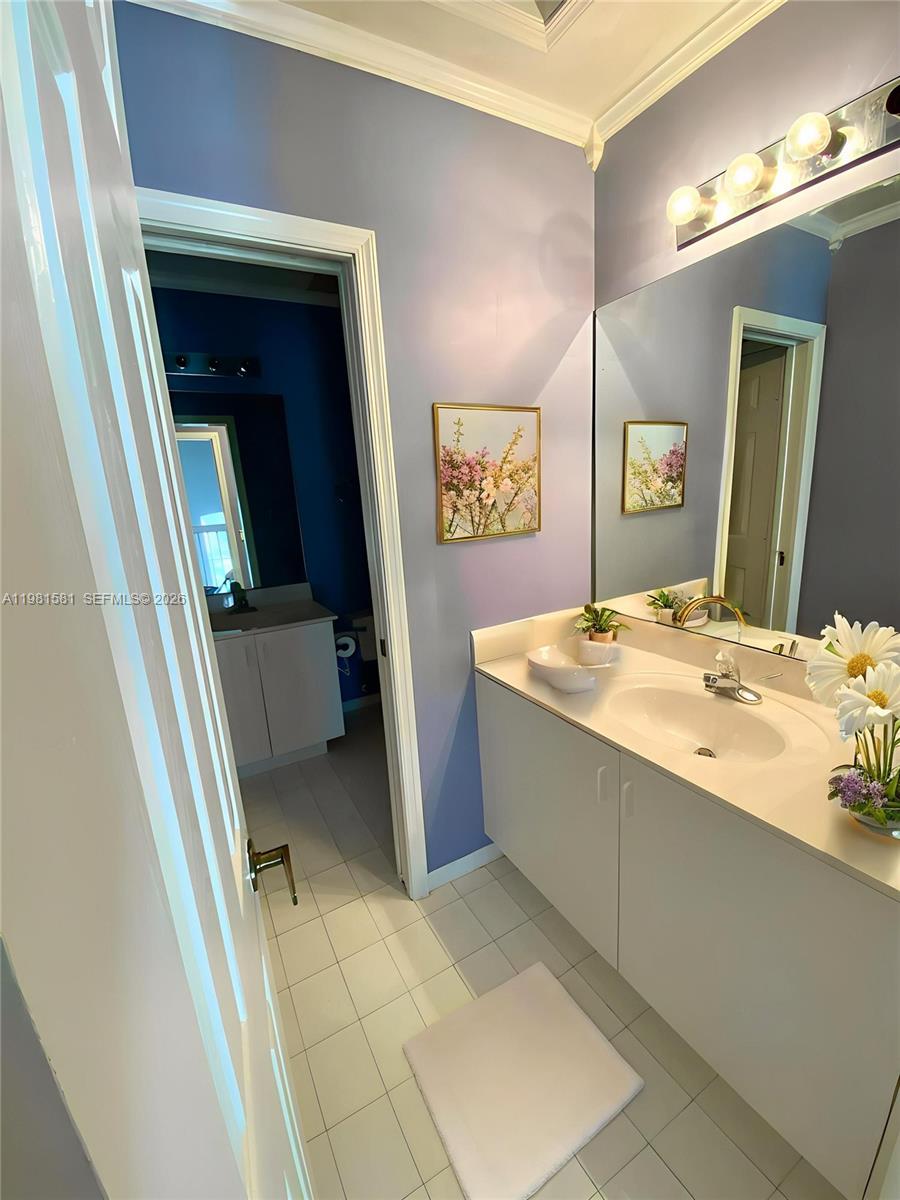 1032 Sequoia Ln Weston, FL 33327