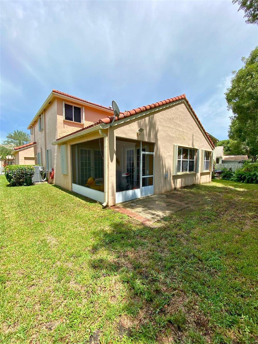 1032 Sequoia Ln Weston, FL 33327