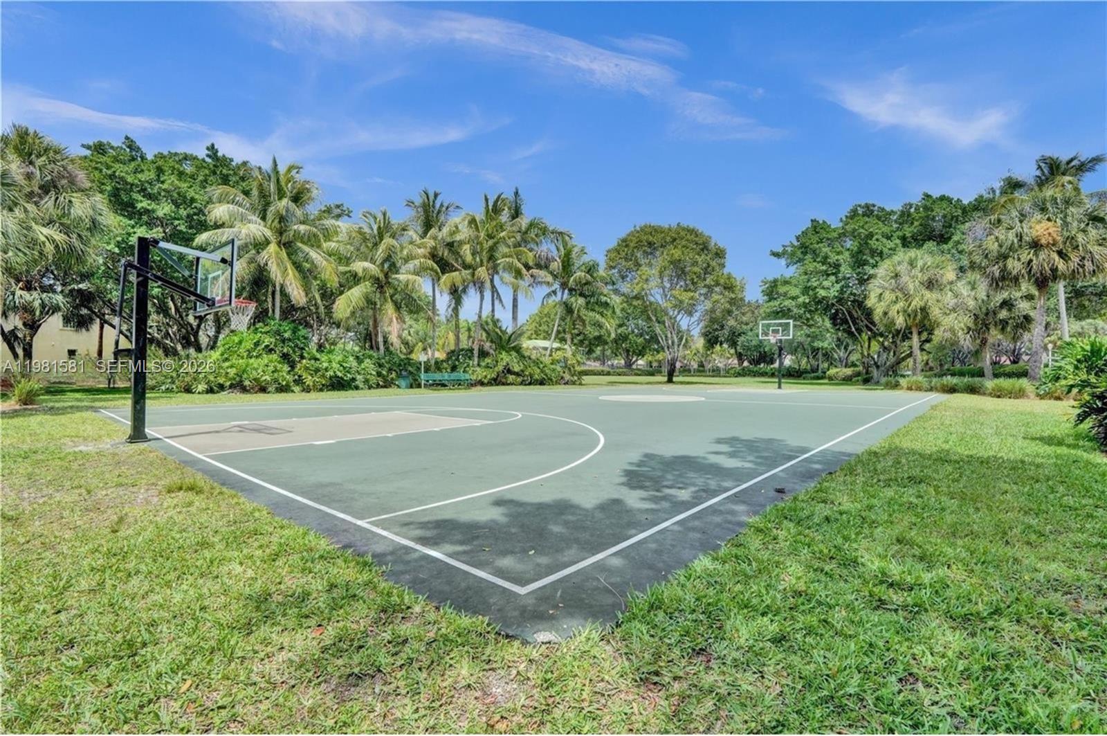 1032 Sequoia Ln Weston, FL 33327