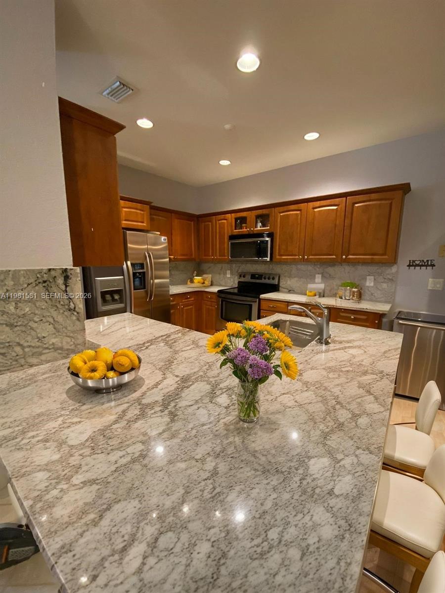 1032 Sequoia Ln Weston, FL 33327