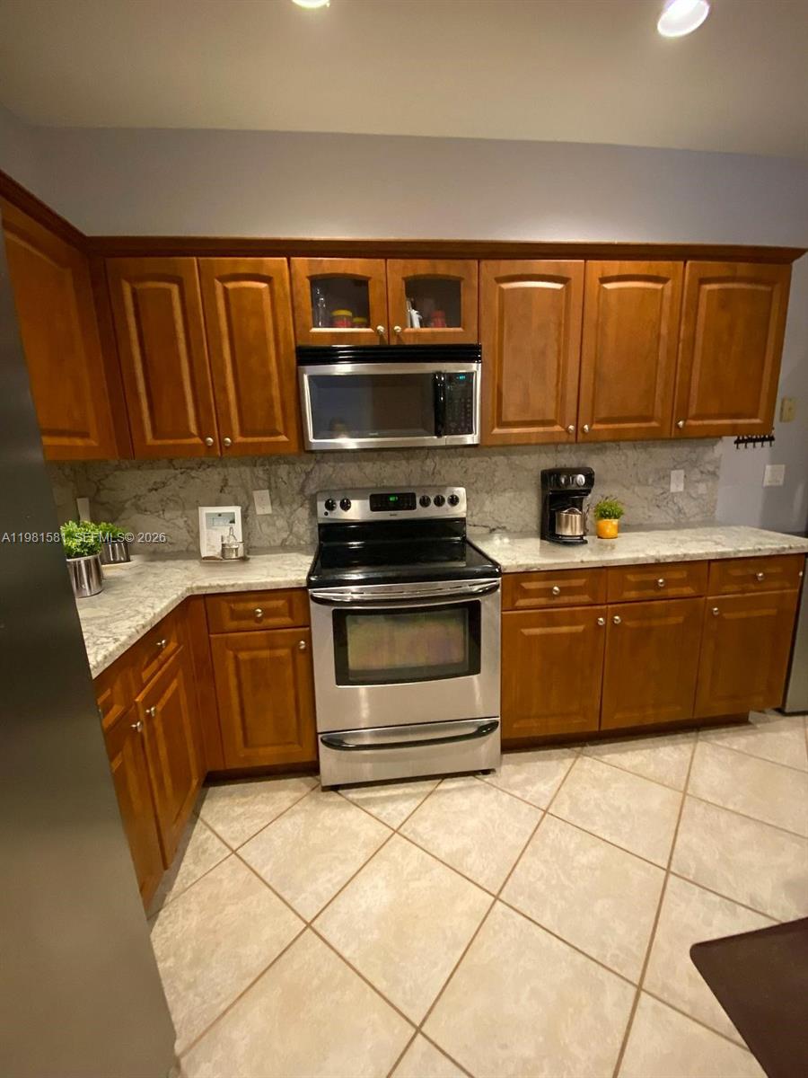 1032 Sequoia Ln Weston, FL 33327