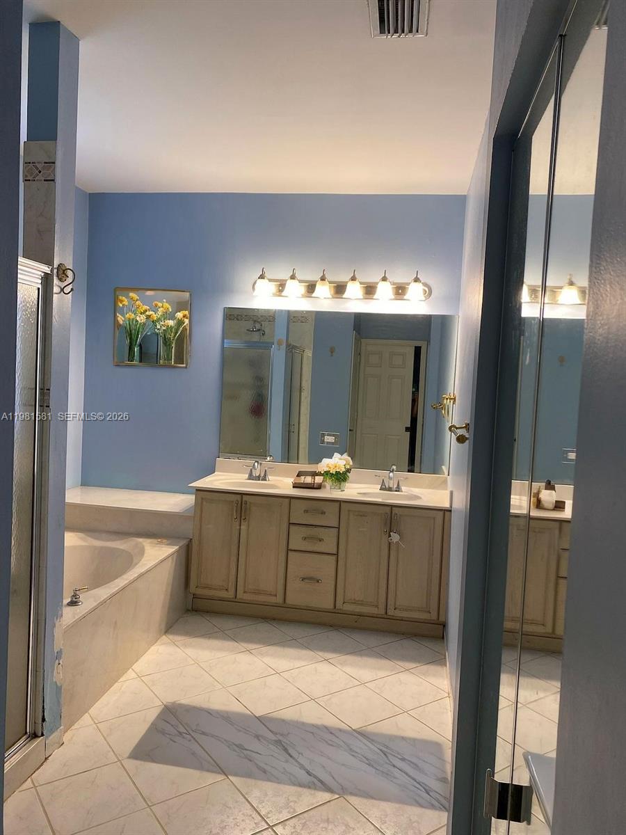 1032 Sequoia Ln Weston, FL 33327