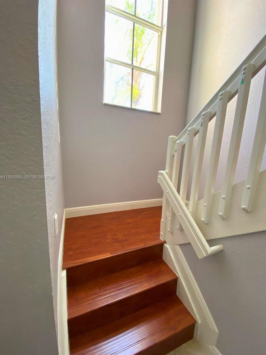 1032 Sequoia Ln Weston, FL 33327