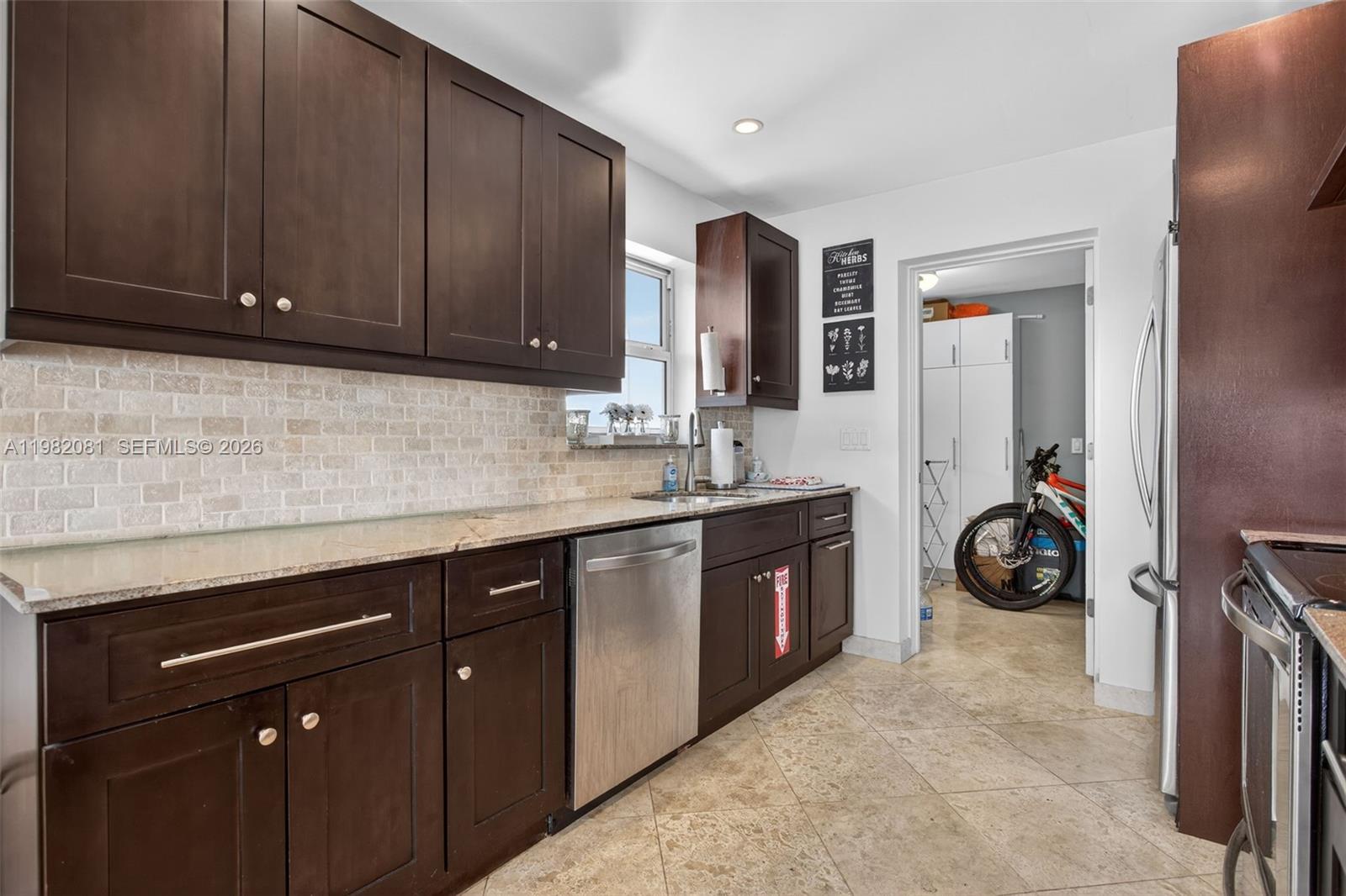 2136 NE 56th Pl Fort Lauderdale, FL 33308