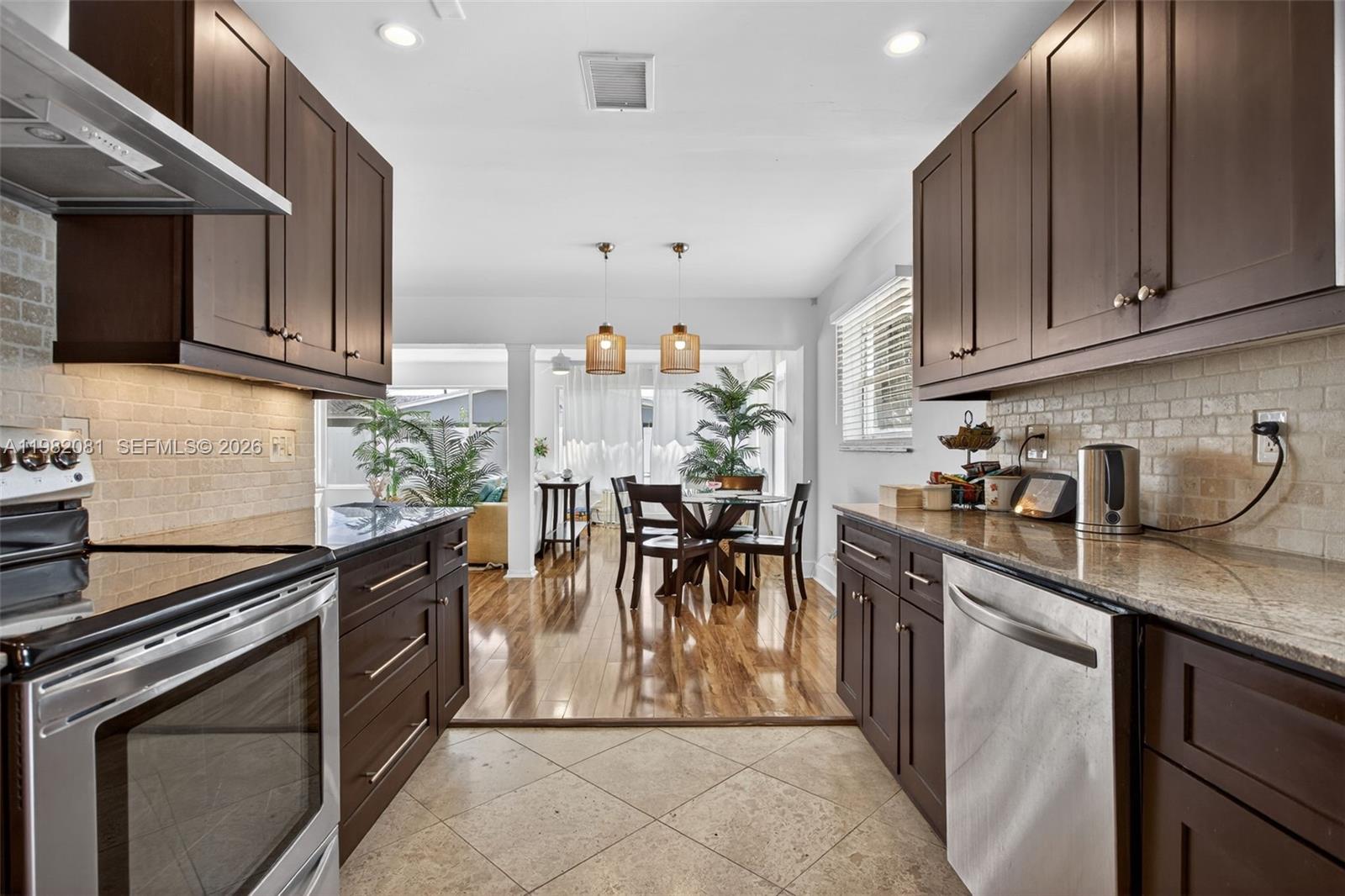 2136 NE 56th Pl Fort Lauderdale, FL 33308