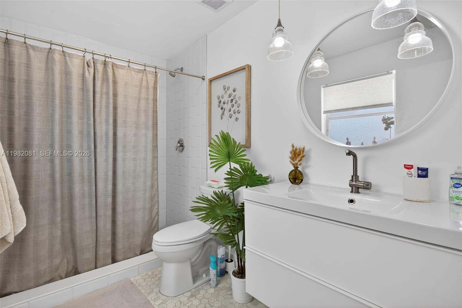 2136 NE 56th Pl Fort Lauderdale, FL 33308