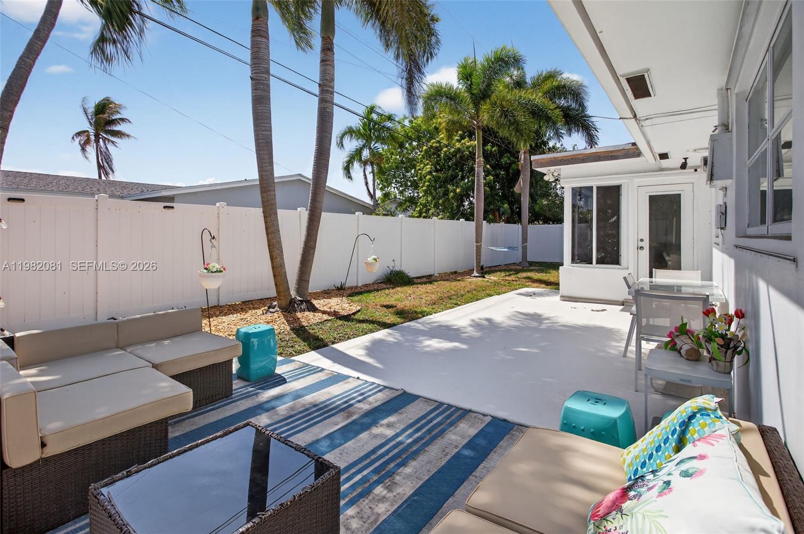 2136 NE 56th Pl Fort Lauderdale, FL 33308