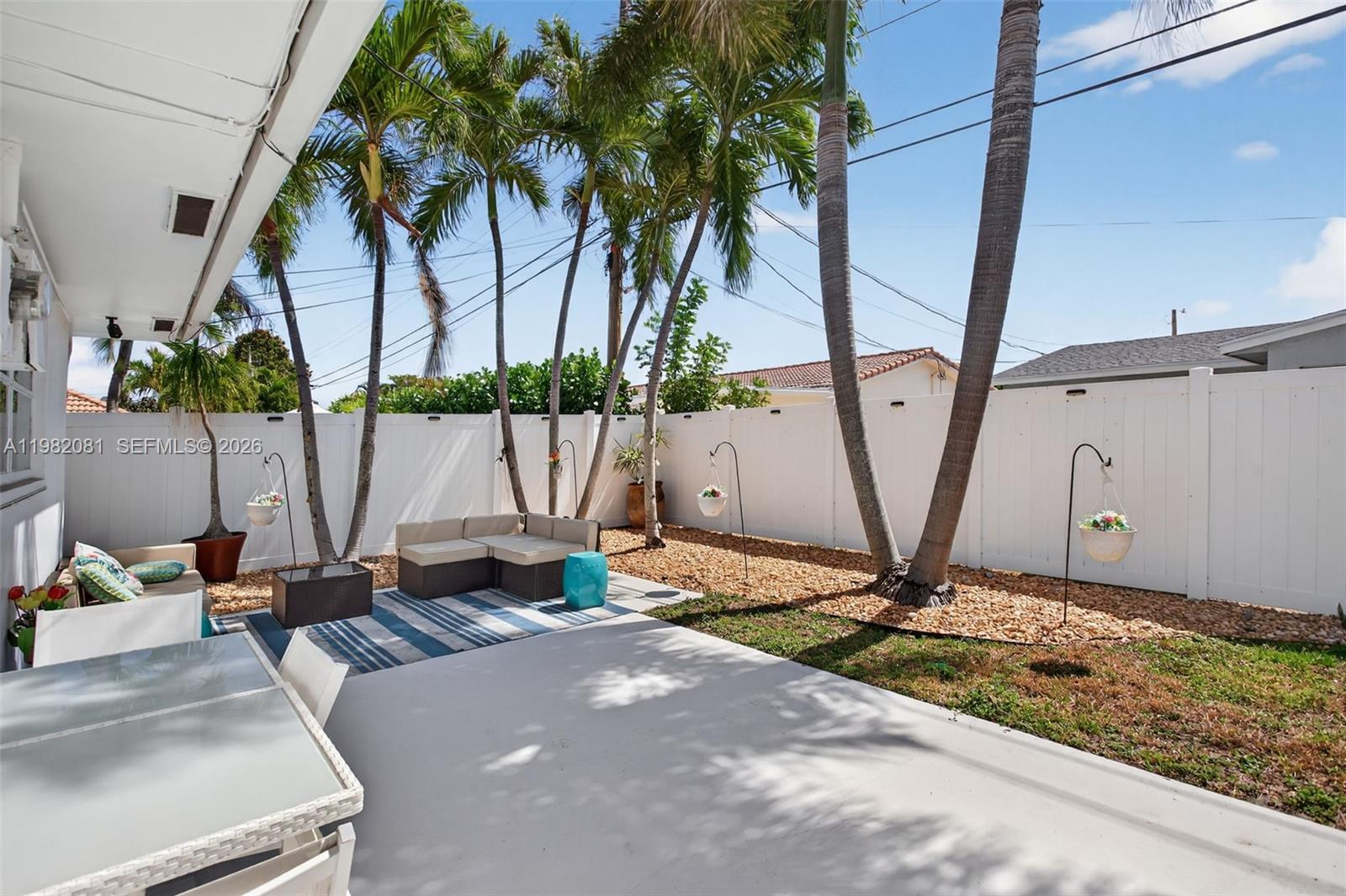 2136 NE 56th Pl Fort Lauderdale, FL 33308