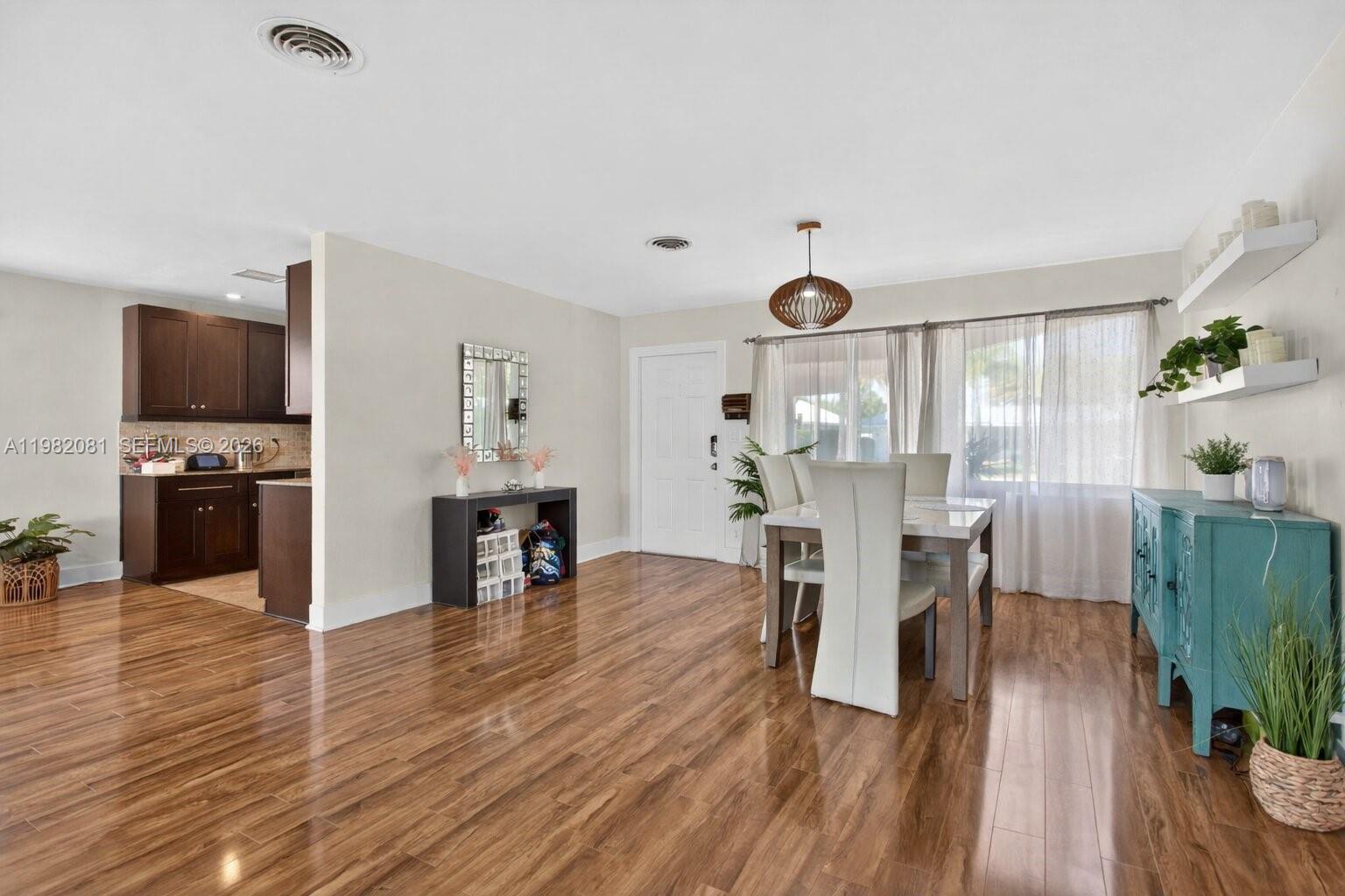 2136 NE 56th Pl Fort Lauderdale, FL 33308