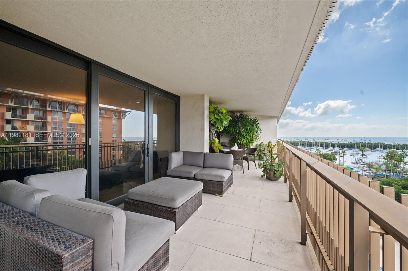 image Yacht Harbour24