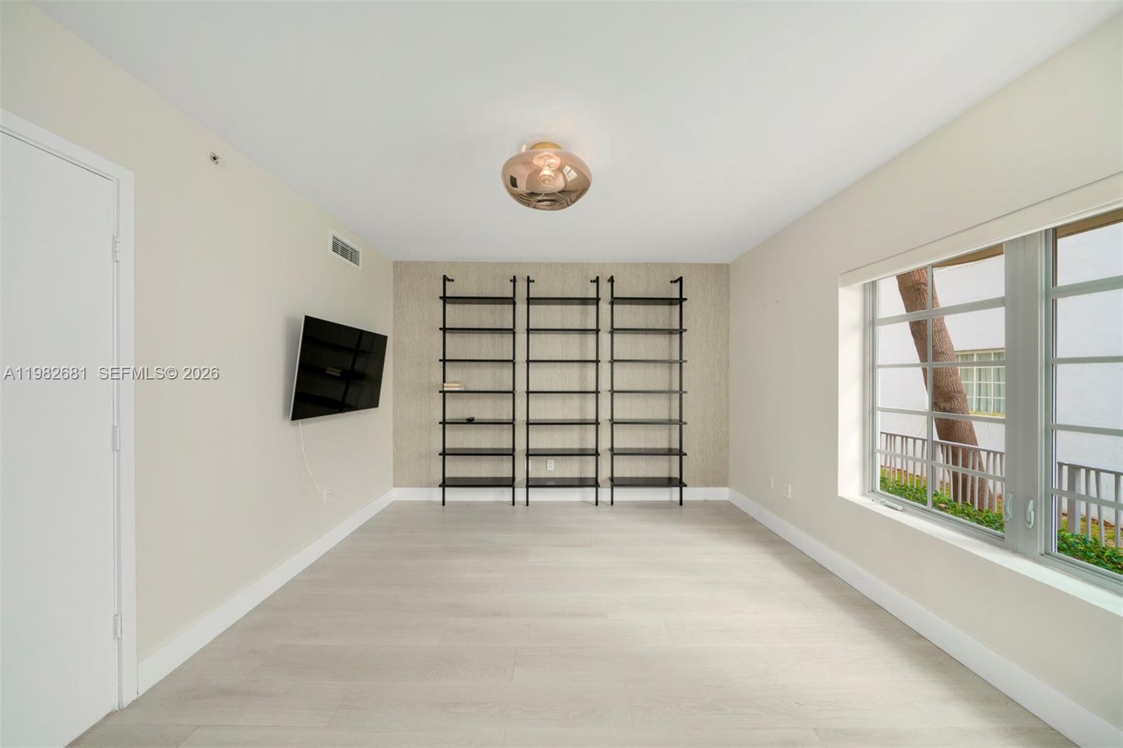 435 21st St #103 Miami Beach, FL 33139