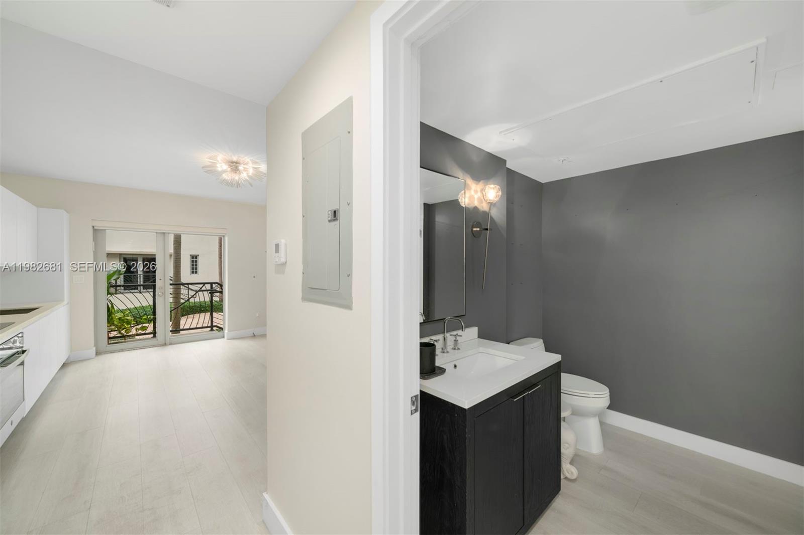 435 21st St #103 Miami Beach, FL 33139