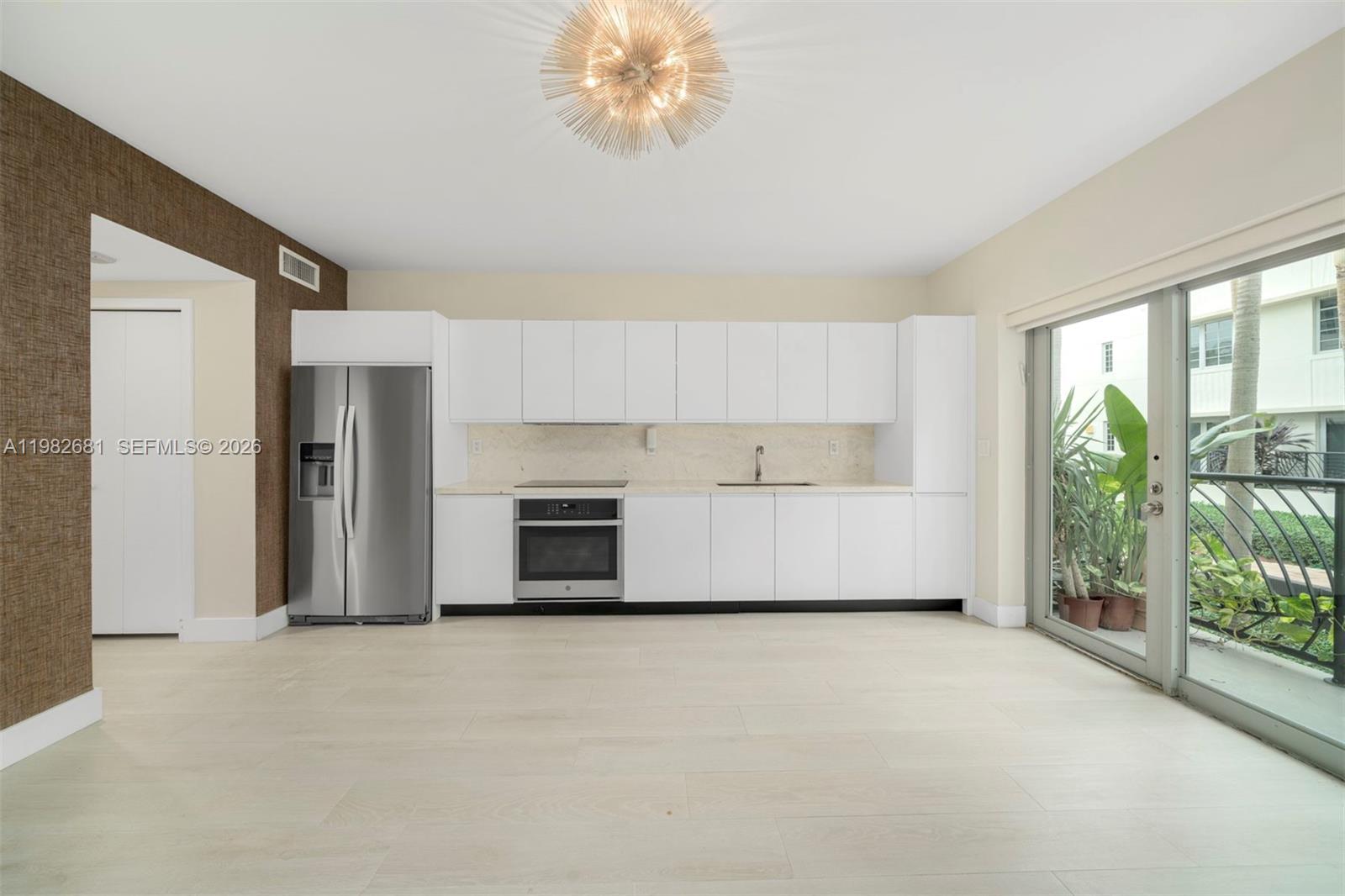 435 21st St #103 Miami Beach, FL 33139