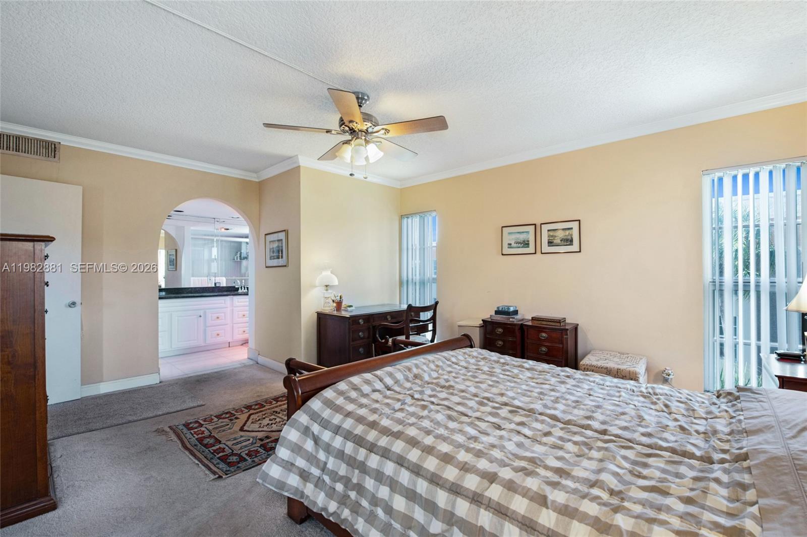 3050 NE 48th Ct #401 Lighthouse Point, FL 33064