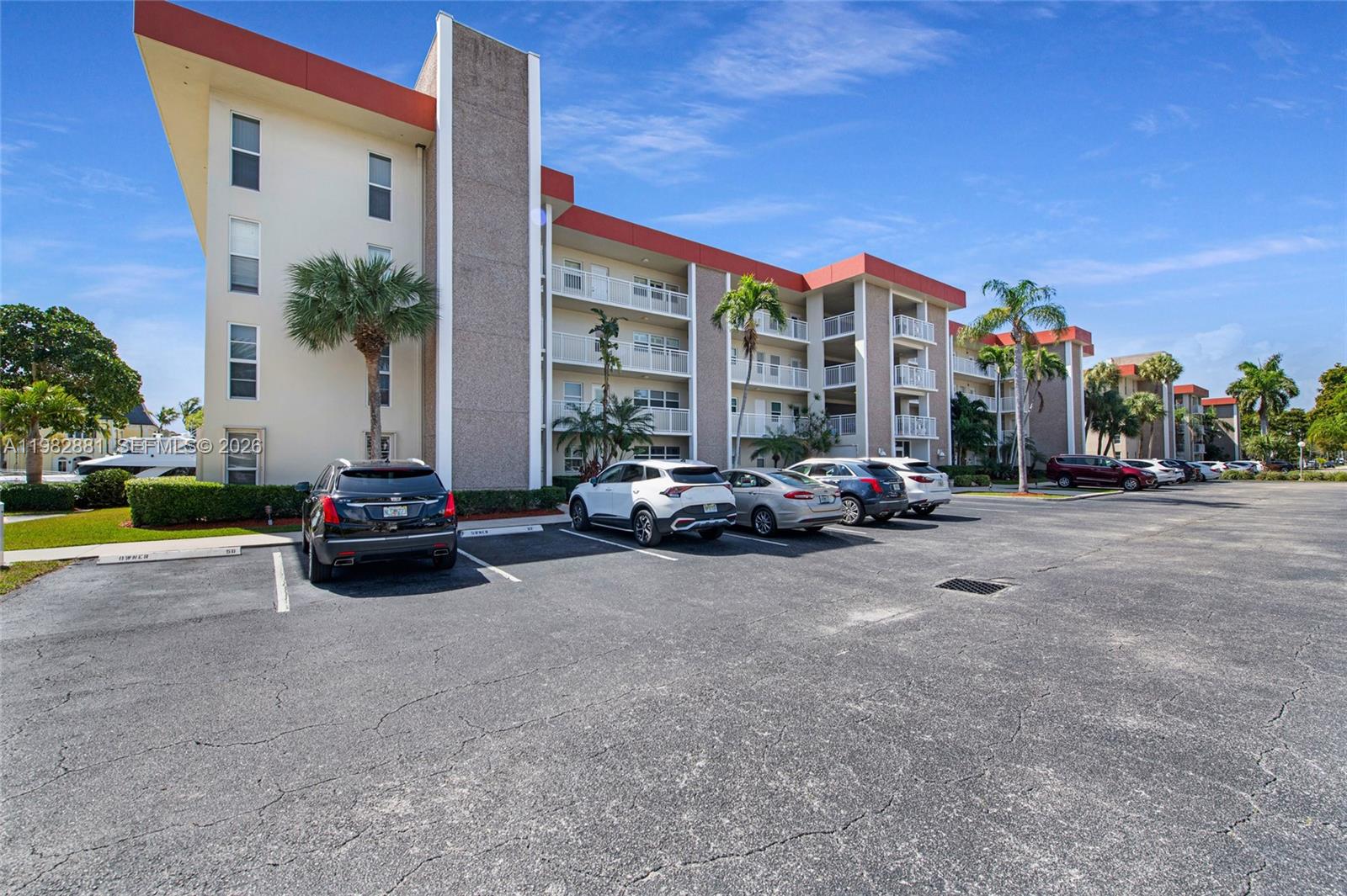 3050 NE 48th Ct #401 Lighthouse Point, FL 33064