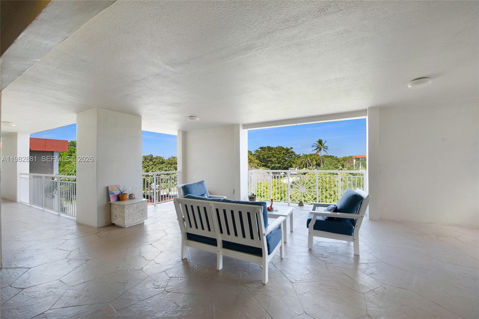 3050 NE 48th Ct #401 Lighthouse Point, FL 33064