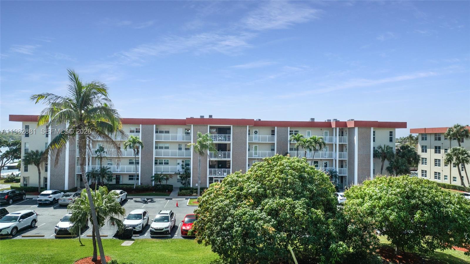 3050 NE 48th Ct #401 Lighthouse Point, FL 33064